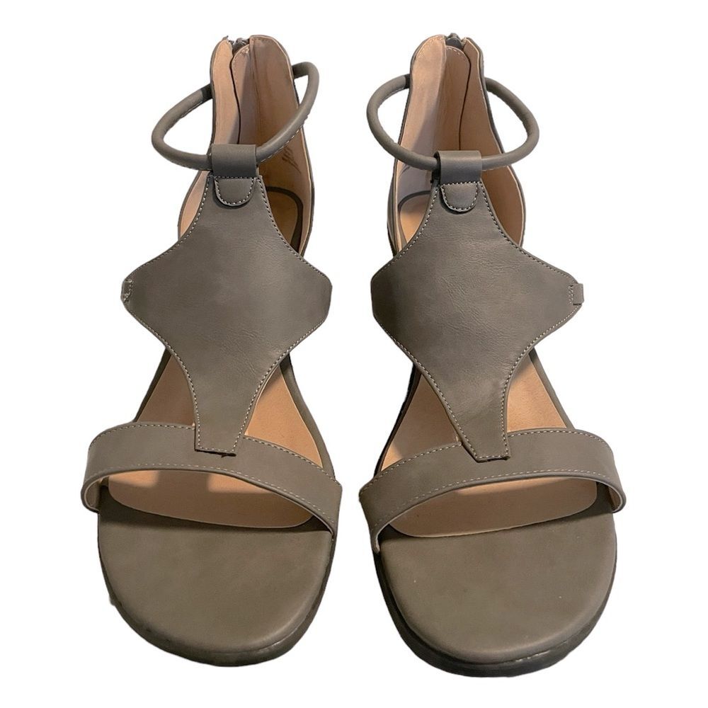 Journee Collection Women's Trayle Sandal Wedge‎ Grey, Size 12